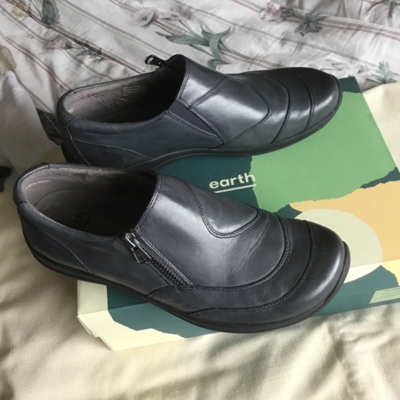 NWOT Slip-on Earth Shoes - Picture 2 of 8